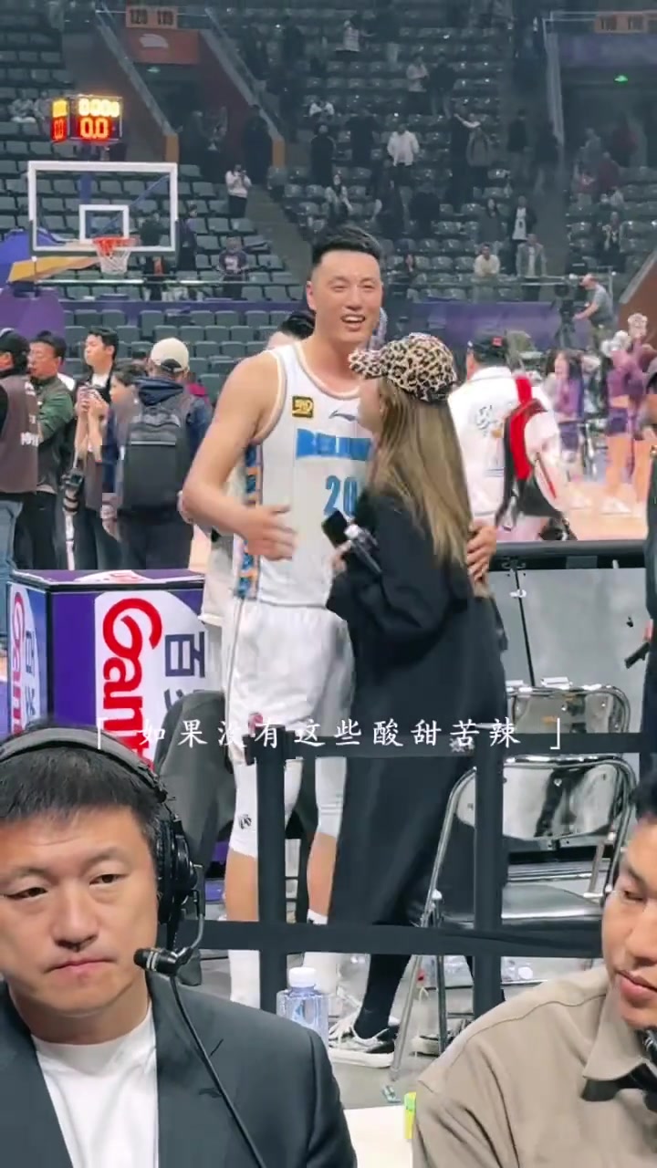 谈球吧体育app下载翟晓川晒视频：生活是一个磨练的过程 明天会更好