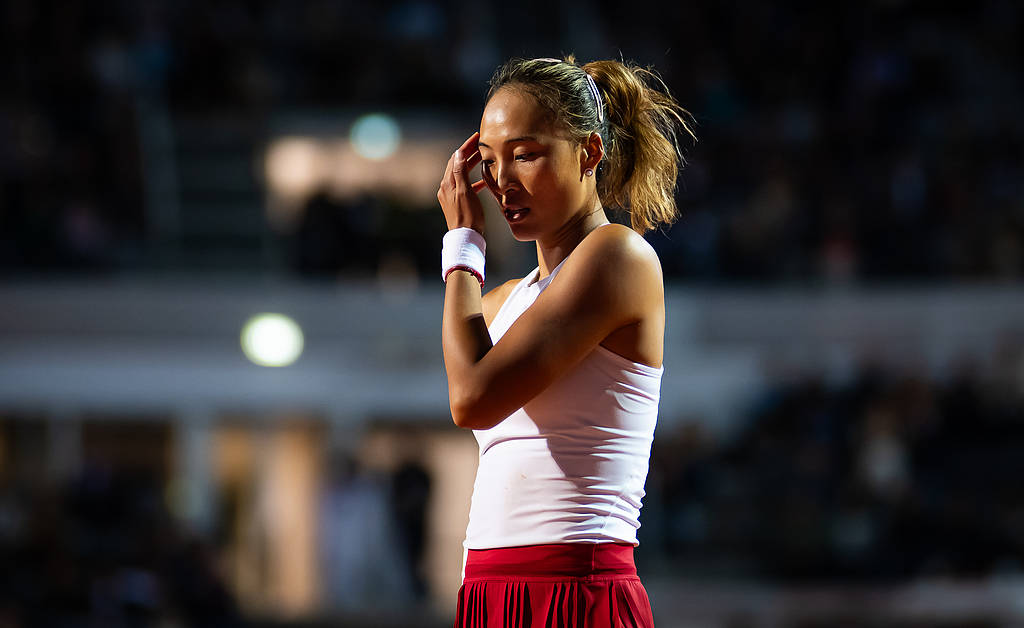 WTA罗马站：郑钦文丢发球胜赛局 1-2不敌高芙止步四强