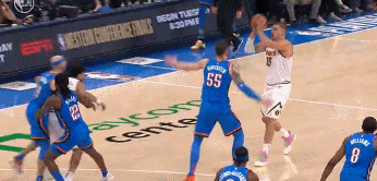 谈球吧官网登录入口太强硬！阿隆-戈登顺下接球 对抗防守强攻打进之后加罚也有