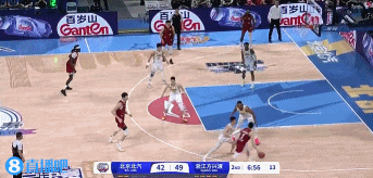 谈球吧官网登录入口强硬！陈盈骏冲击内线 连投带罚独得5分帮助北京顽强咬住比分